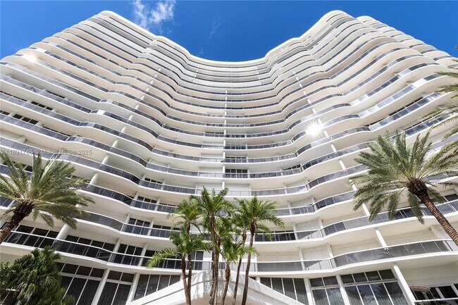Foto del edificio - 9601 Collins Ave