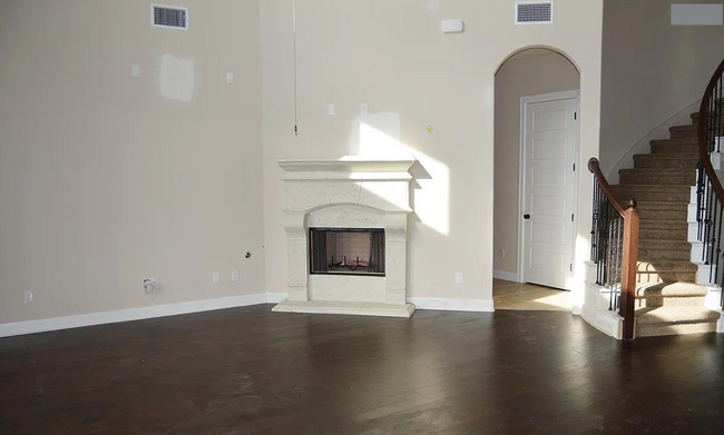 Garage entry way - 3811 Ashbury Rd