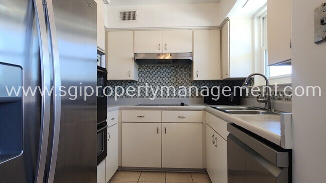 Foto del edificio - 5026 Matilda St