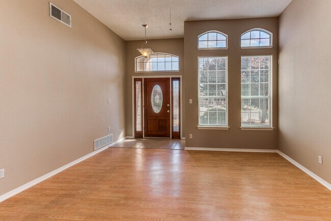 Building Photo - 12413 Tierra Arroyo Dr