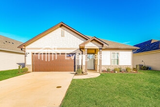 Building Photo - 15785 Ruthie Lynn Dr