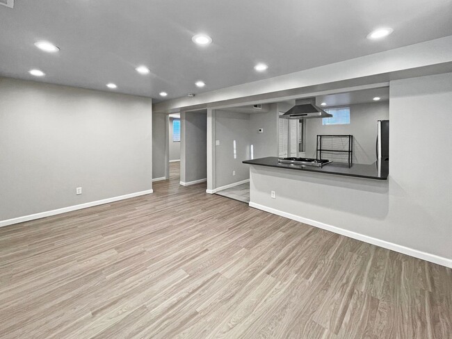 Building Photo - 2 BED, 1 BATH GARDEN LEVEL CONDO NEAR SLOA...