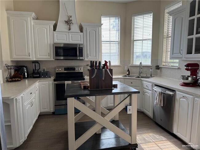 Foto del edificio - 25 Rhett Dr