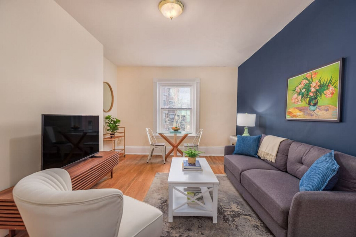 Primary Photo - 299 Newbury St