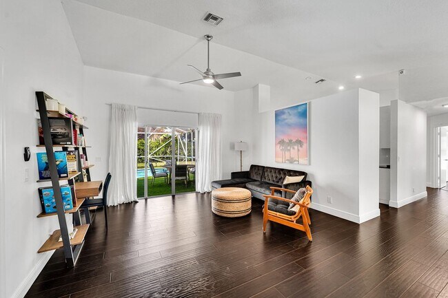 Foto del edificio - 945 Sunflower Ave