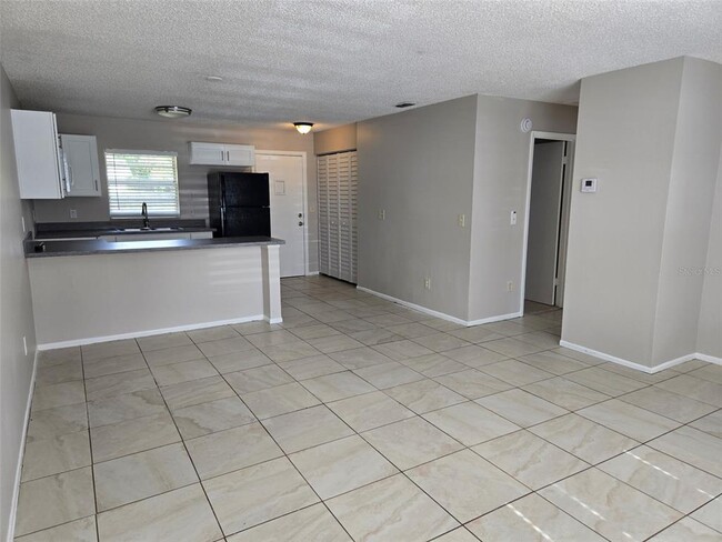 Building Photo - 385 Lime St