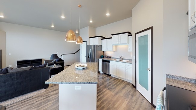 Building Photo - Diamond Creek Townhomes & Twinhomes