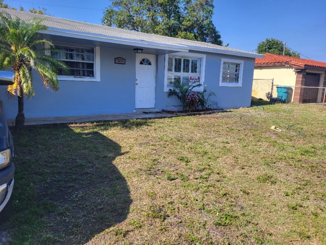 Foto del edificio - 3271 NW 14th St