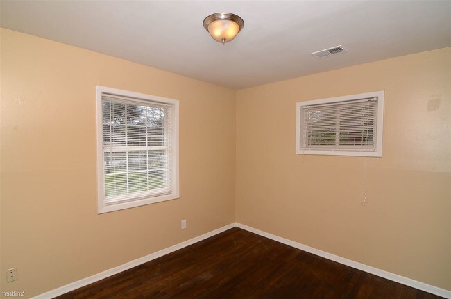 Building Photo - 3 br, 1.5 bath House - 4378 Glenwood Parkway