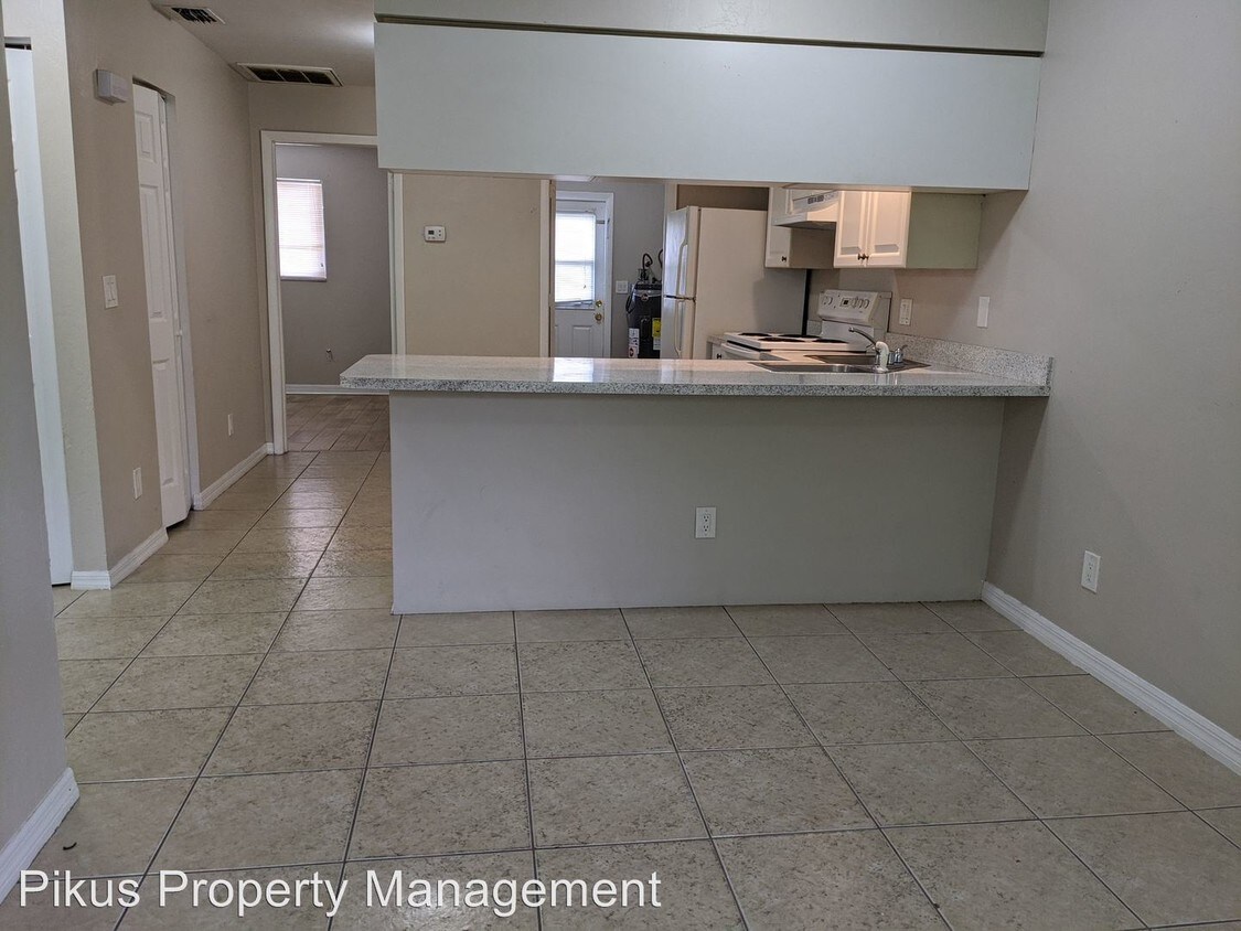 Foto principal - 5031 27th Pl SW
