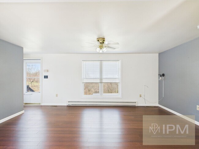 Foto del edificio - Bright Modern 3 Bedroom, 2 Bath Home in Eastern York Schools!