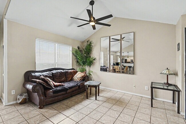 Foto del edificio - 248 Jefferson Pkwy