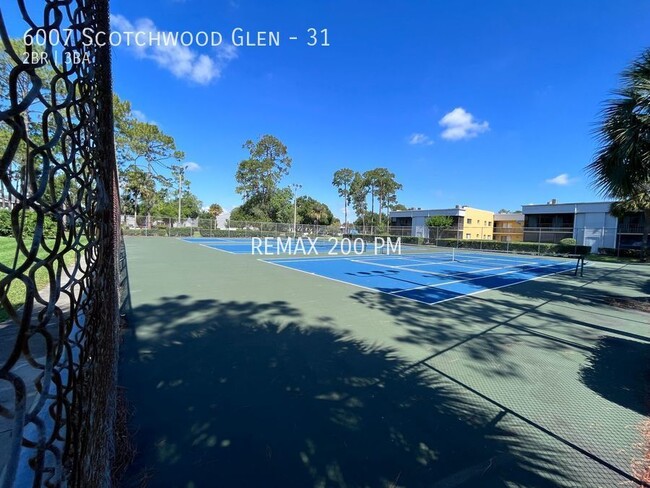 Foto del edificio - 6007 Scotchwood Glen
