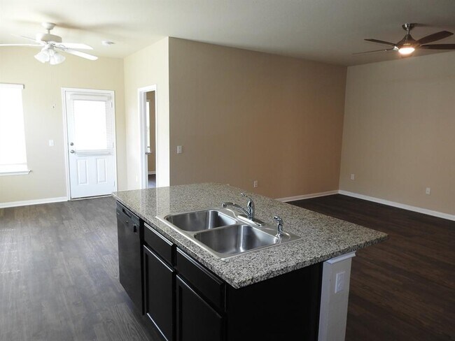Building Photo - 1701 Atlas Rd