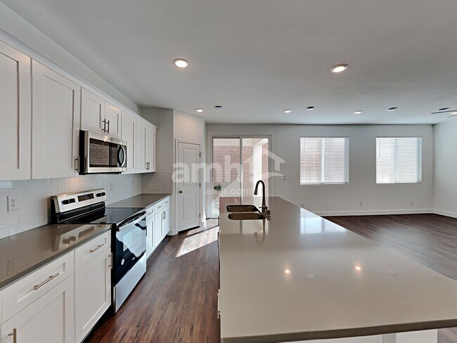Building Photo - 8957 Tiger Tooth Ave