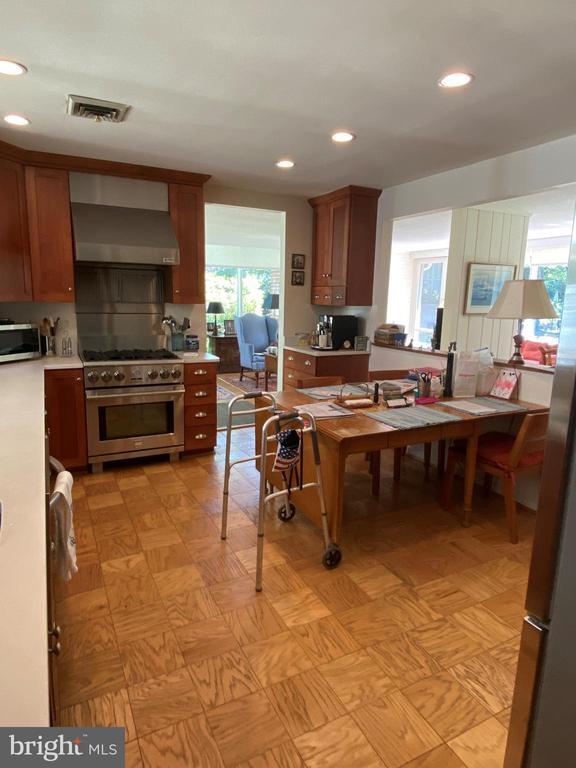 Foto del edificio - 2217 Marthas Rd