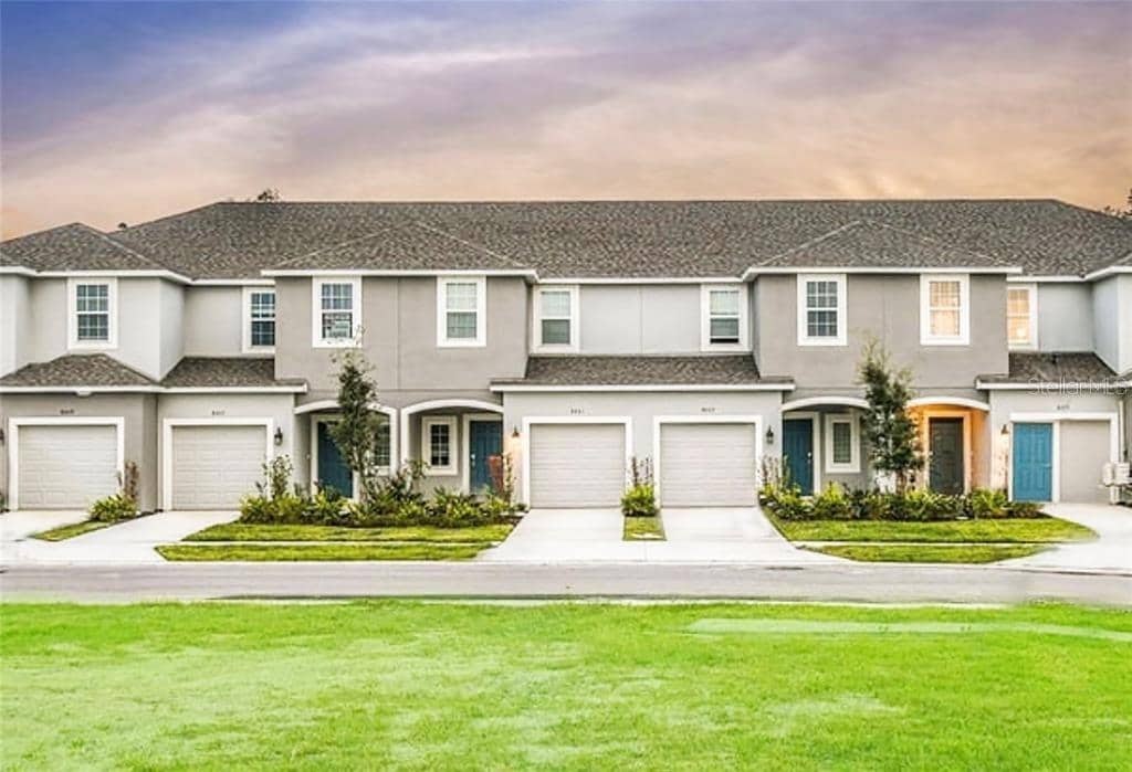 Primary Photo - 8500 Lunar Skye St