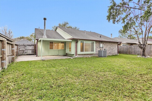 Foto del edificio - 1215 Three Forks Dr