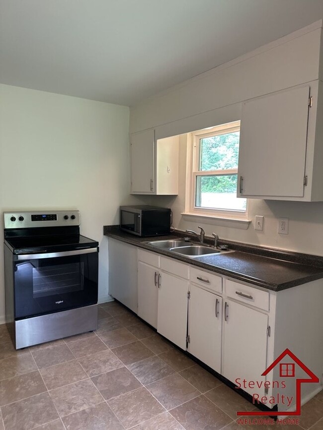 Building Photo - 1231 Helena Dr