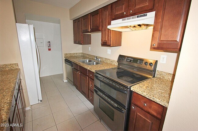 Building Photo - 410 E 9th Ave