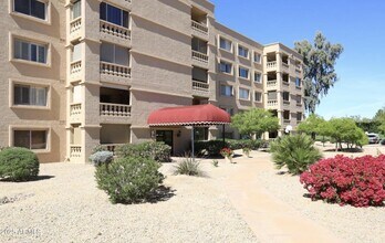 Building Photo - 7840 E Camelback Rd
