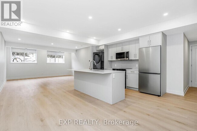 Photo du bâtiment - 1267 Summerville Ave