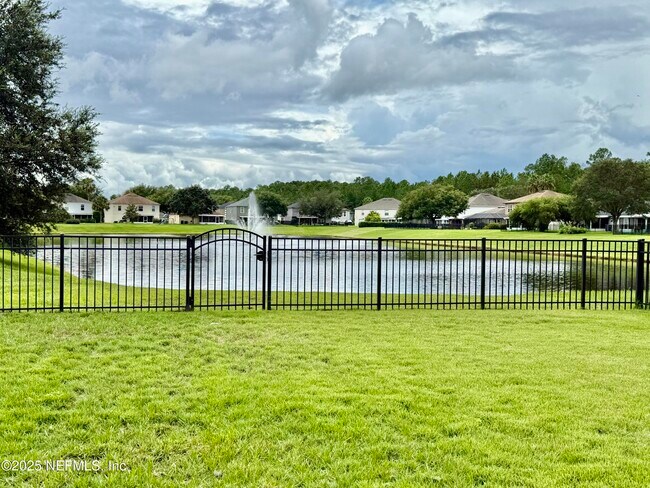 Foto del edificio - 76466 Longleaf Loop