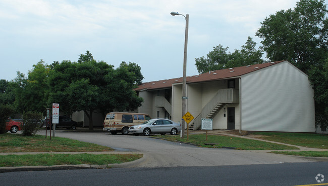 Foto del edificio - Village Green