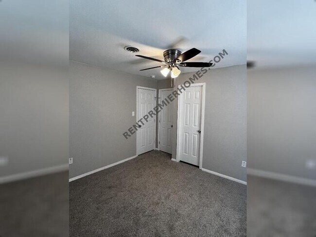Building Photo - 713 Shamrock Dr