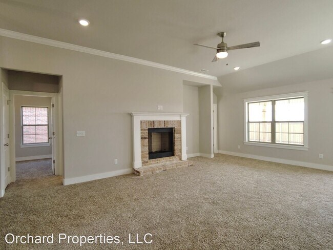 Foto del edificio - 4 br, 2 bath House - 751 Woodplains Ave.