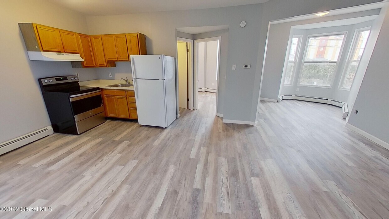 Primary Photo - 300 Morton Ave