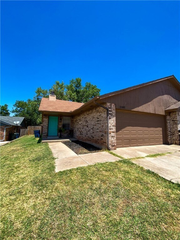Building Photo - 1105 Parkview Dr