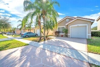 Building Photo - 3016 SW 179th Ave