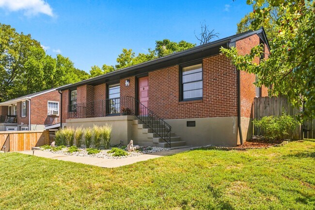 Foto del edificio - 5713 Vine Ridge Dr