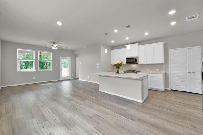 Building Photo - 213 Harper Ridge Dr