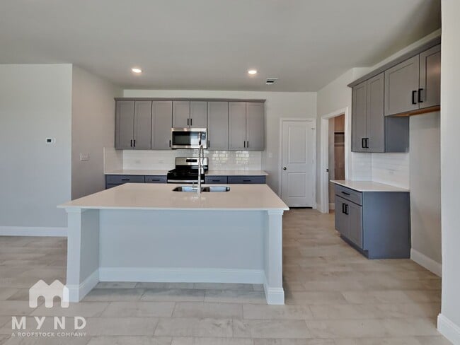 Building Photo - 432 Oceania Ln
