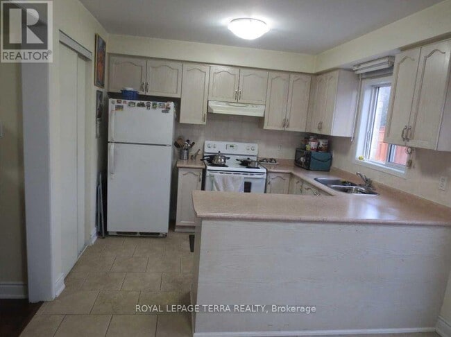 Building Photo - 23 Herkes Dr