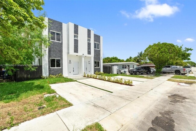 Foto del edificio - 2143 NW 4th St