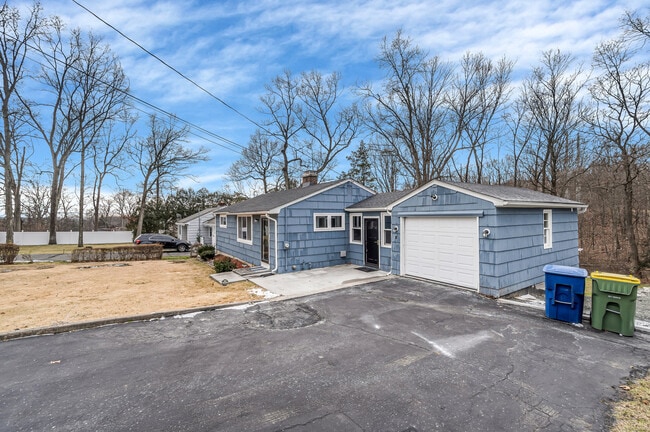 Foto del edificio - 149 Lakeside Blvd E