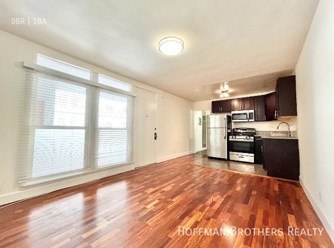 Building Photo - 6871 Franklin Ave