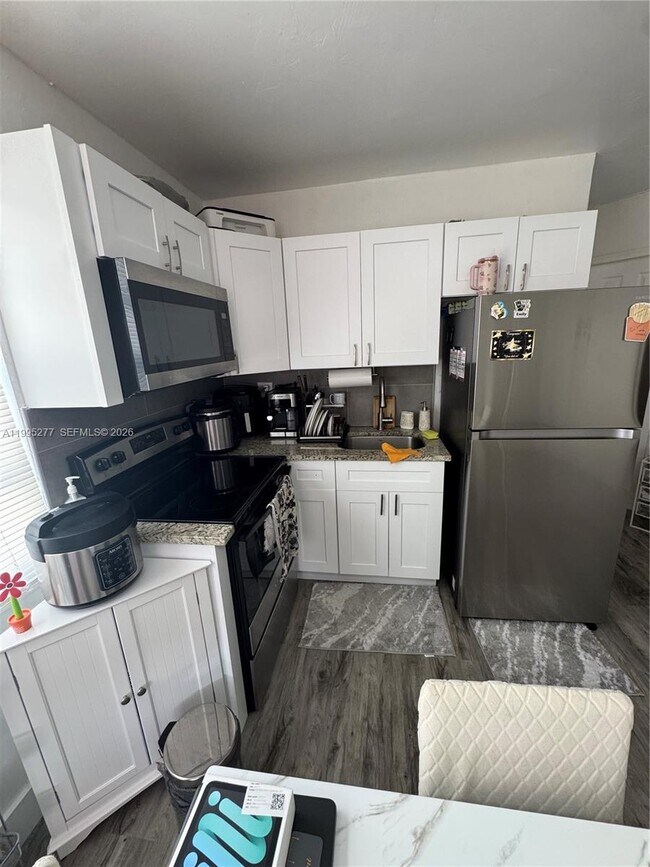 Building Photo - 10245 SW 37th Terrace