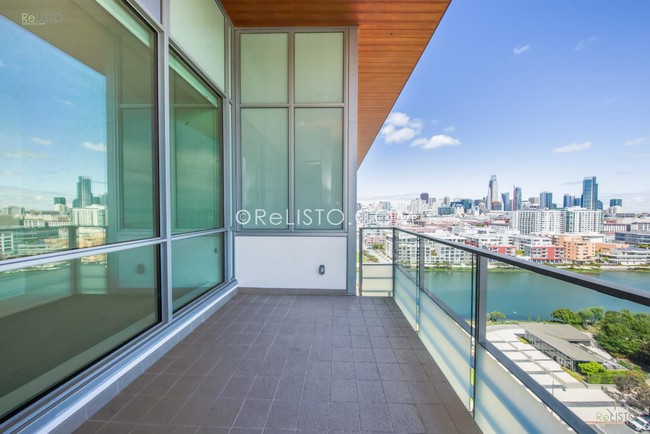 Foto del edificio - 738 Long Bridge Street