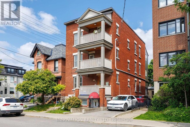 Building Photo - 465 McLeod St