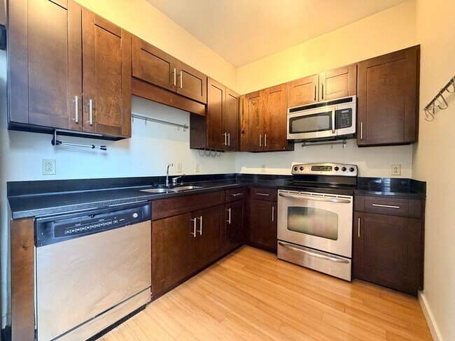 Foto del edificio - 1706 18th Ave S