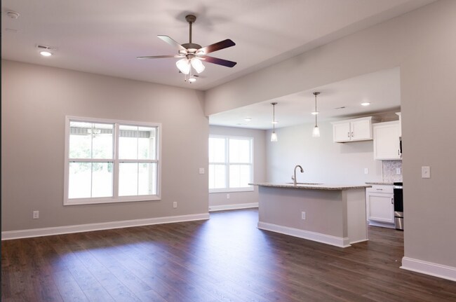 Foto del edificio - 480 Ayden Ln
