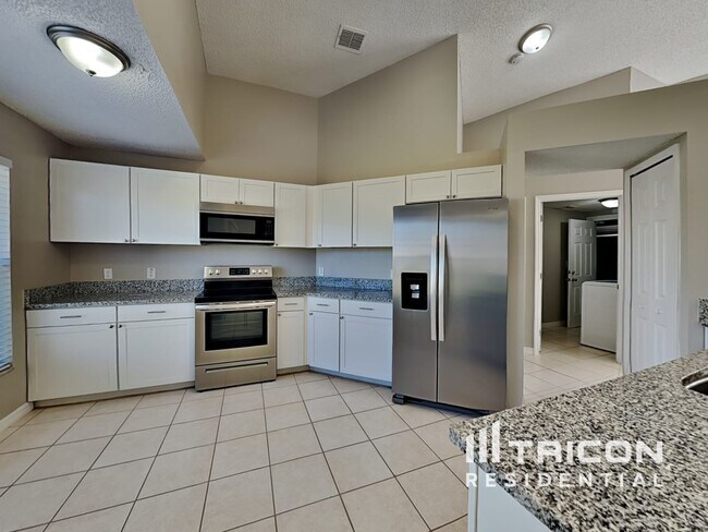 Building Photo - 1089 Dudley Dr