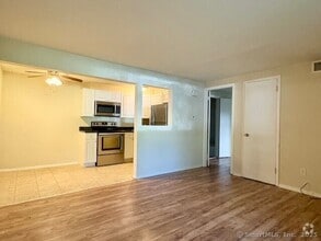 Building Photo - 140 Towne House Rd