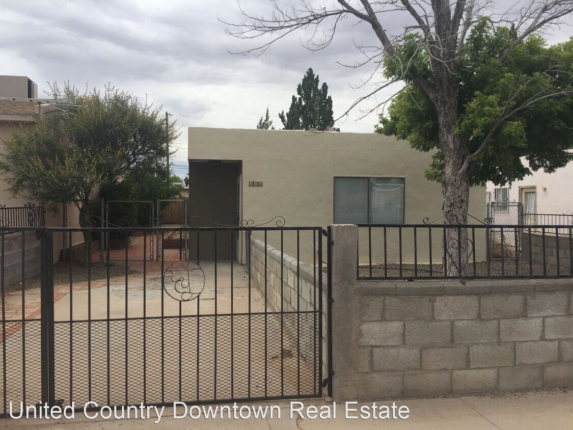 2 br, 1 bath House 206 W. 3rd St. House Rental in Deming, NM