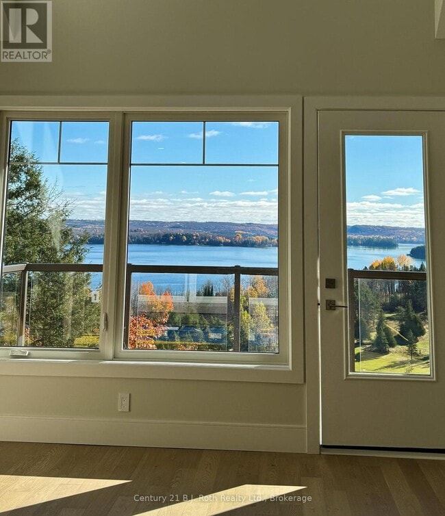 Building Photo - 11 Tree Tops Ln