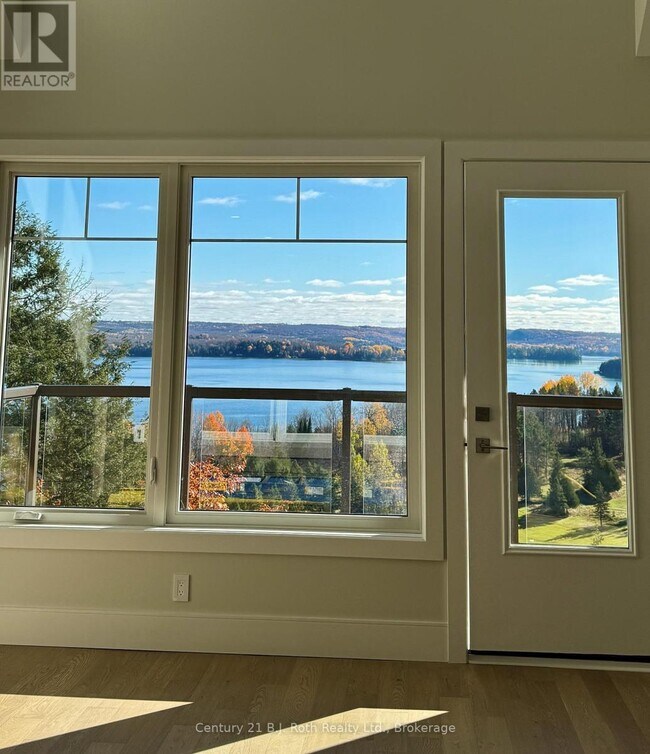 Building Photo - 11 Tree Tops Ln